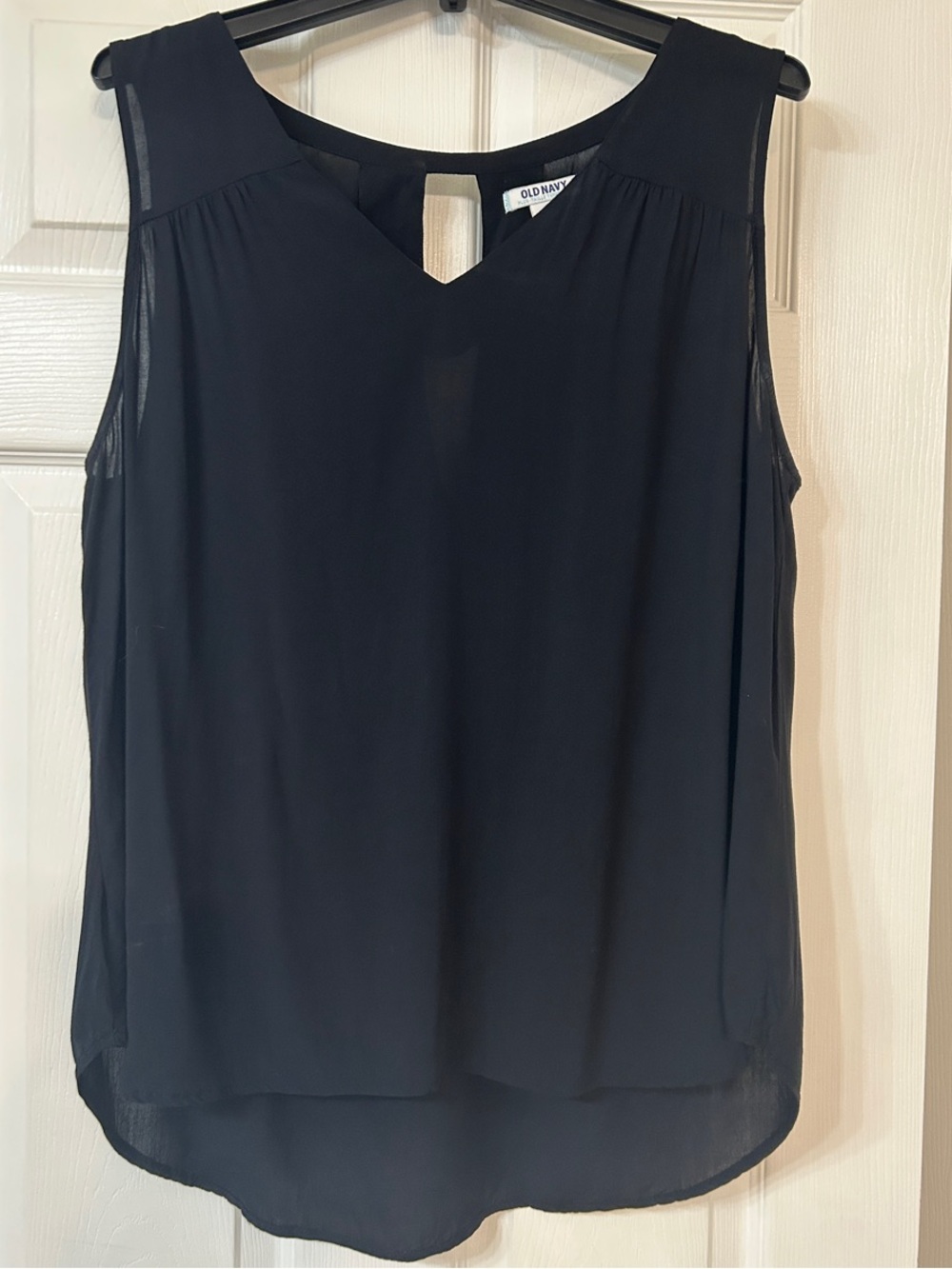 Old Navy Black Sleeveless Keyhole Camisole